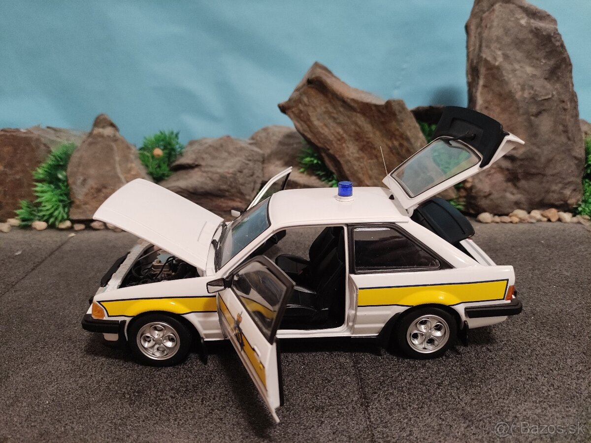 prodám model 1:18 FORD Escort XR3i - 7