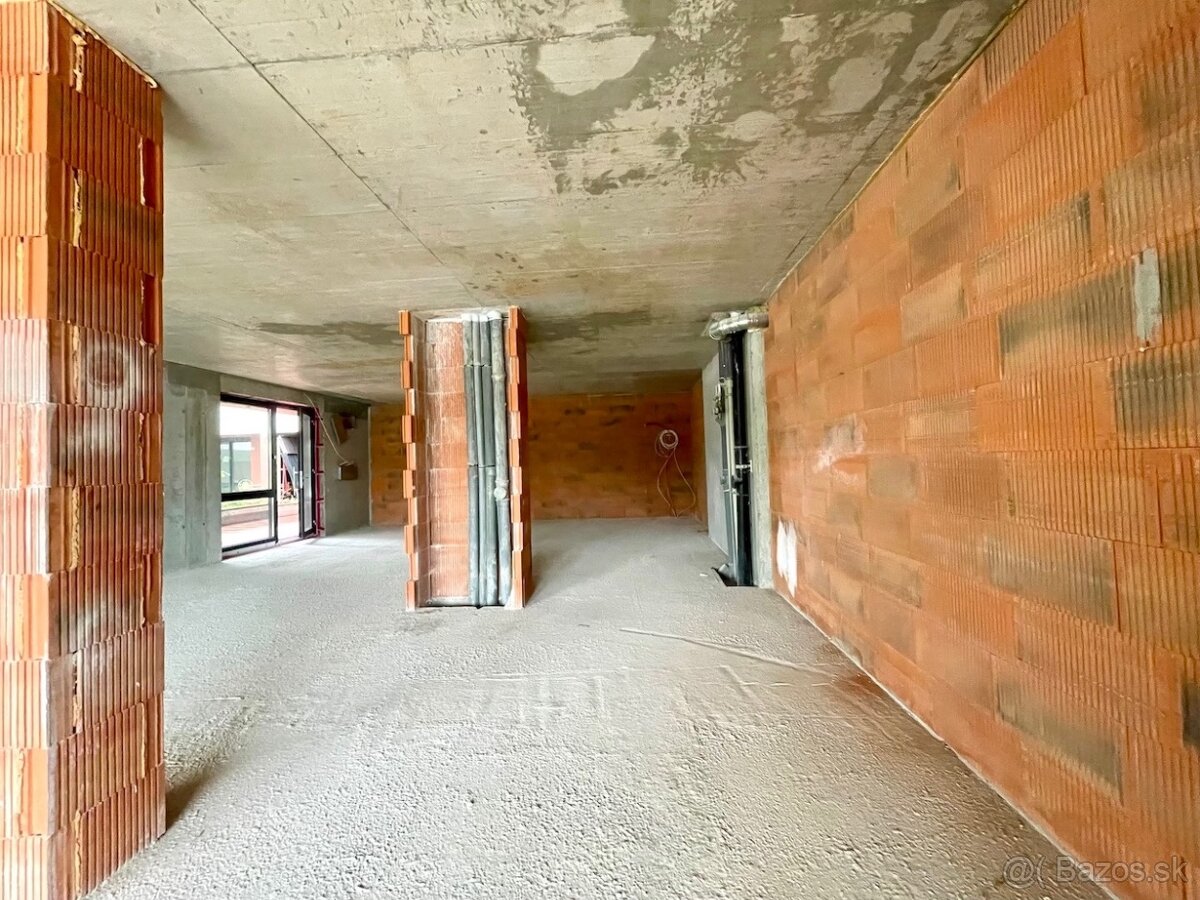 Obchodný Priestor - 98m2, RNDZ - 7