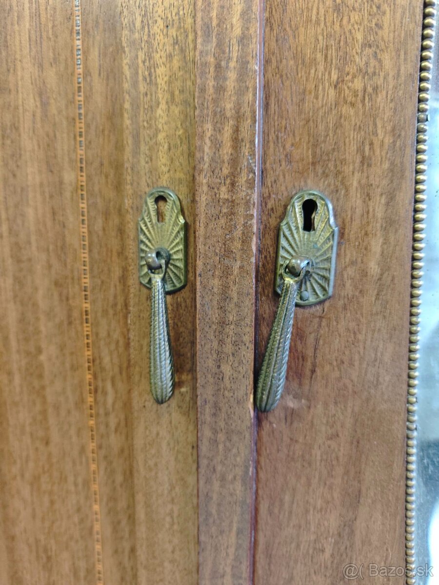 Starožitná skriňa - 7