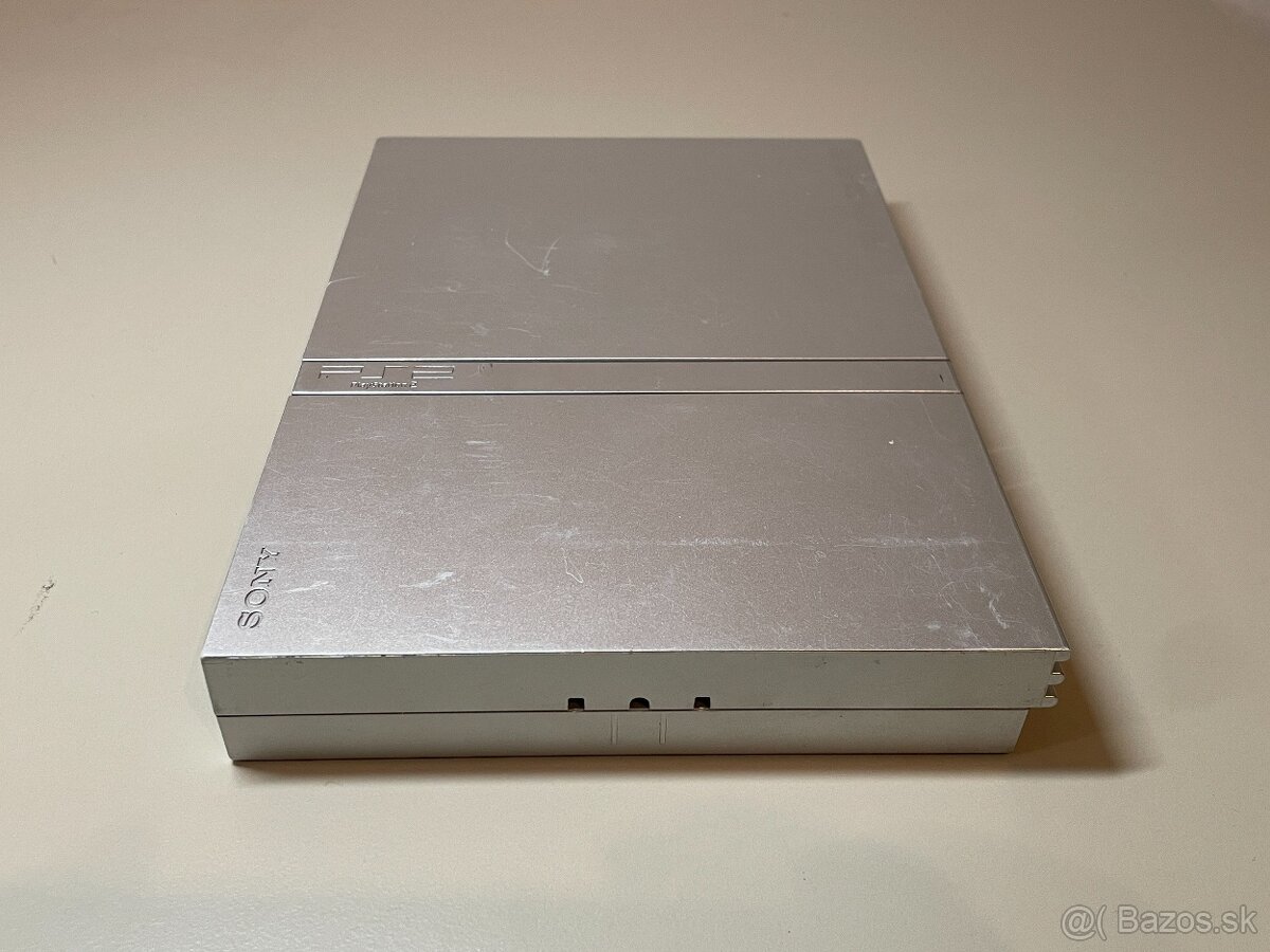 PlayStation 2 Slim Silver + 5 hier, 2x ovládač, memory card - 7