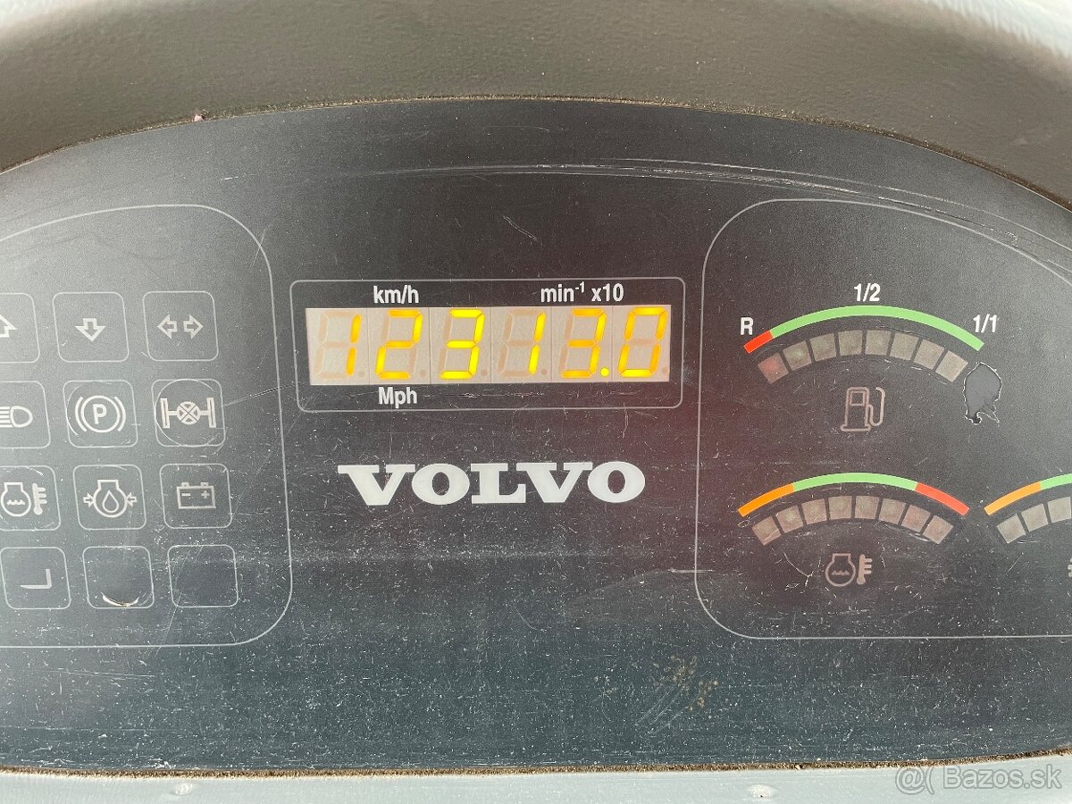 Kolesový nakladač Volvo L45 - 7