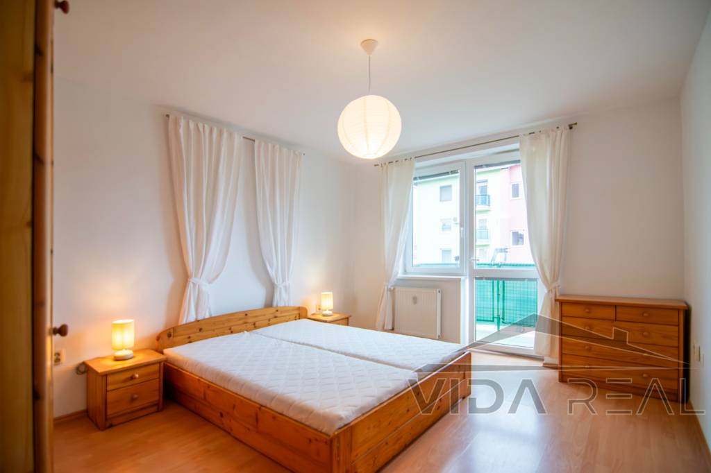 Priestranný 3-izbový byt s dvoma balkónmi v Pezinku, sídlisk - 7