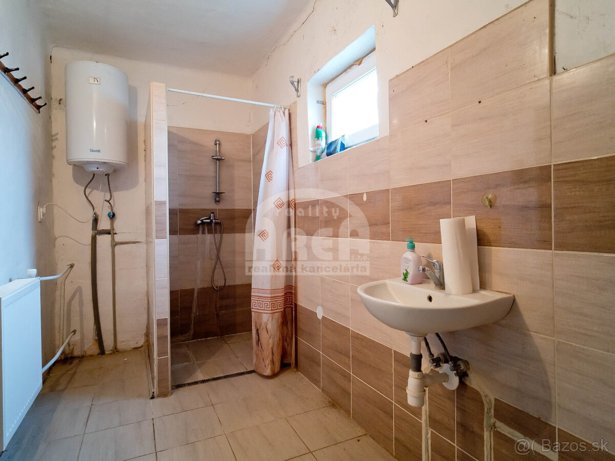 Rodinný dom v pokojnej obci Lastomír - 7