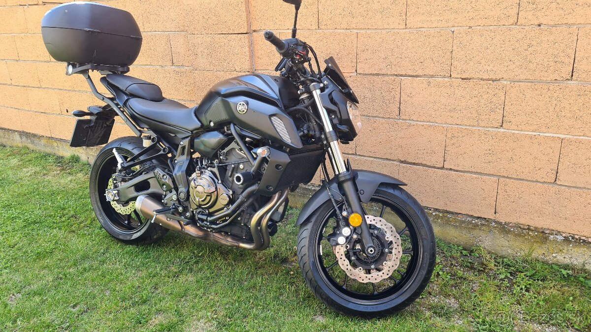 Yamaha mt 07 - 7