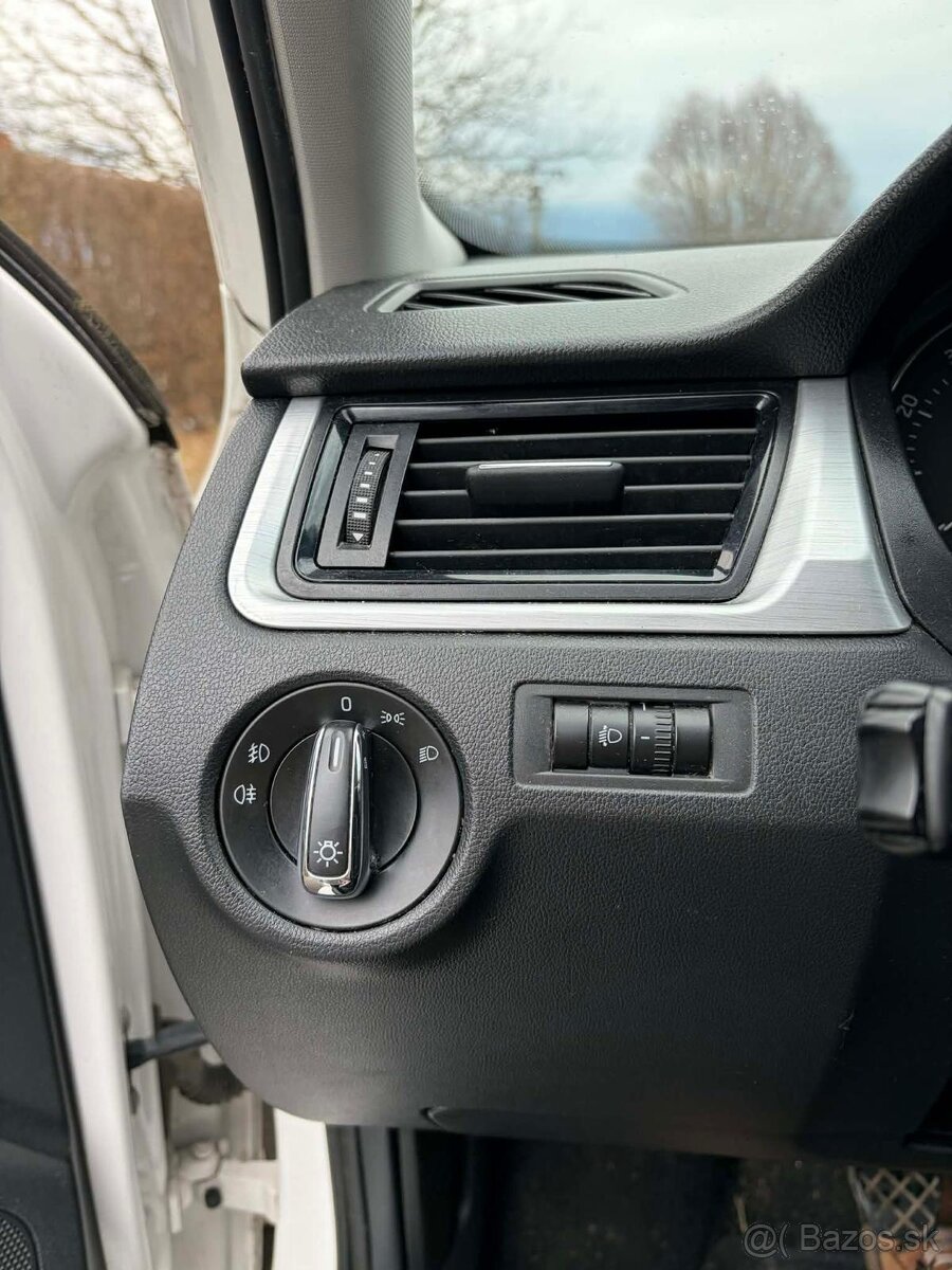 Škoda rapid 1.2tsi 2013 - 7