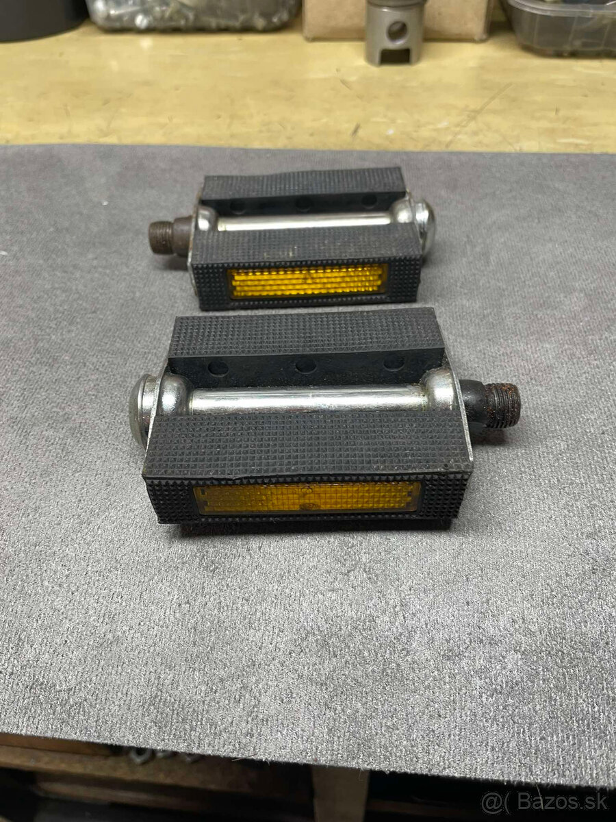 - NOVÉ - ZRKADLÁ - KORADO - BABETTA - Originály - - 7