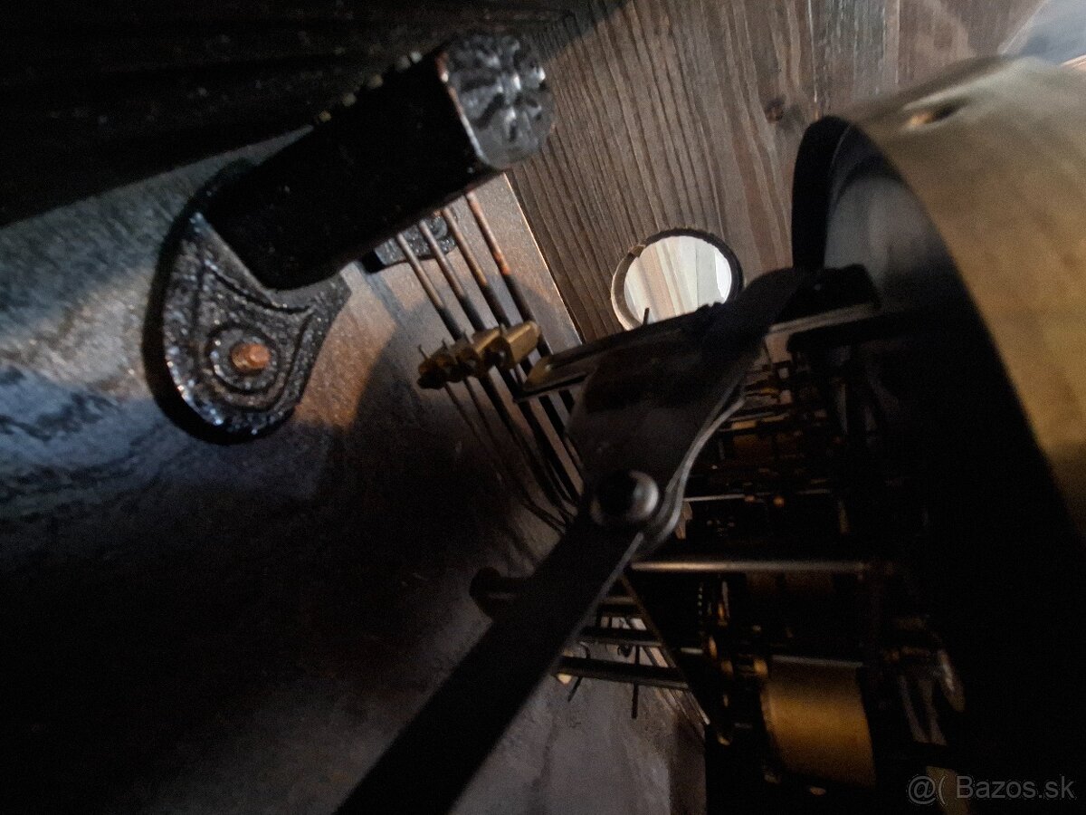 Predám funkčné polbicie nástenné hodiny JUNGHANS V:74cm ARTD - 7