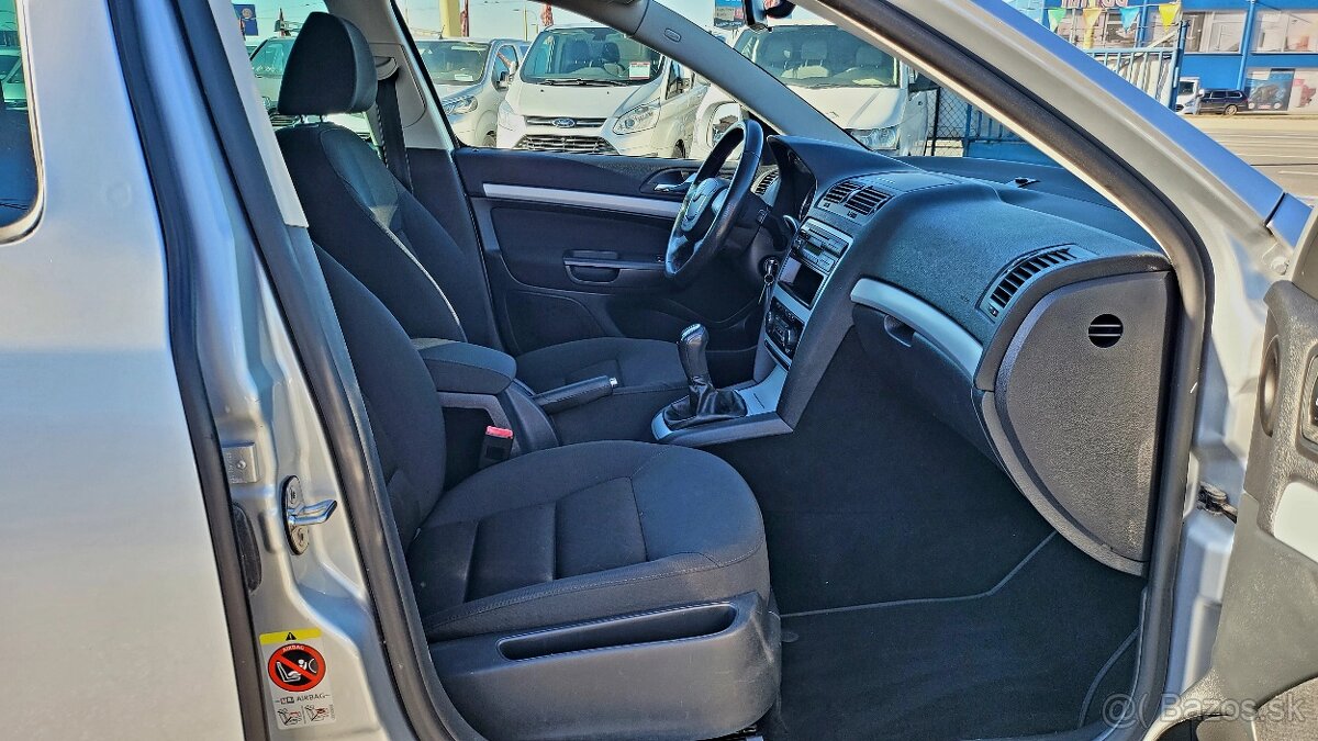 Škoda Octavia Combi 1.6 MPi Tour benzín - 7