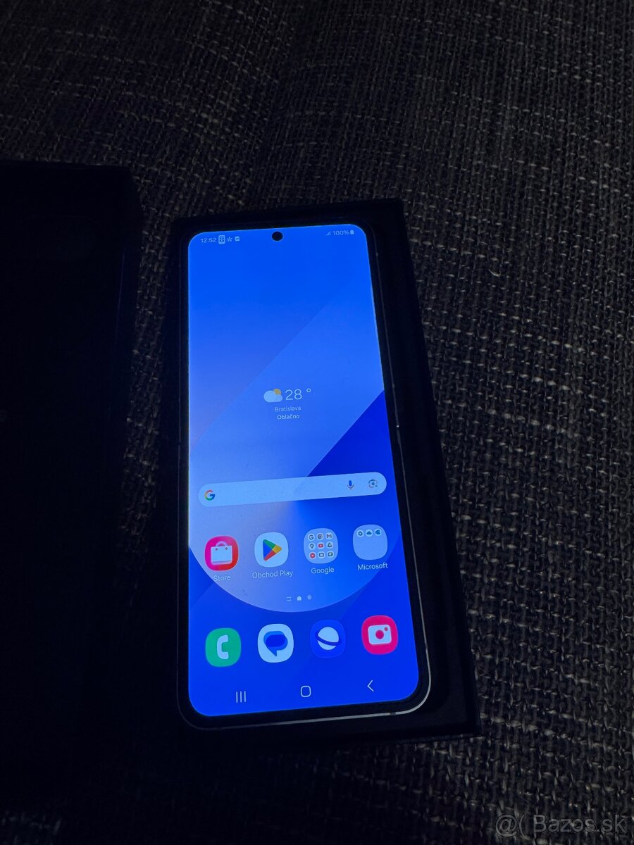 Samsung Galaxy Z Flip 6 256GB - 7