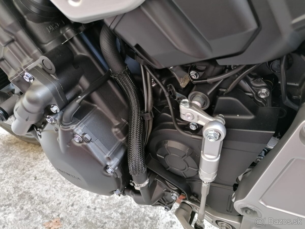 HONDA CB1000R --- len 9000 km QUICKSHIFTER - 7