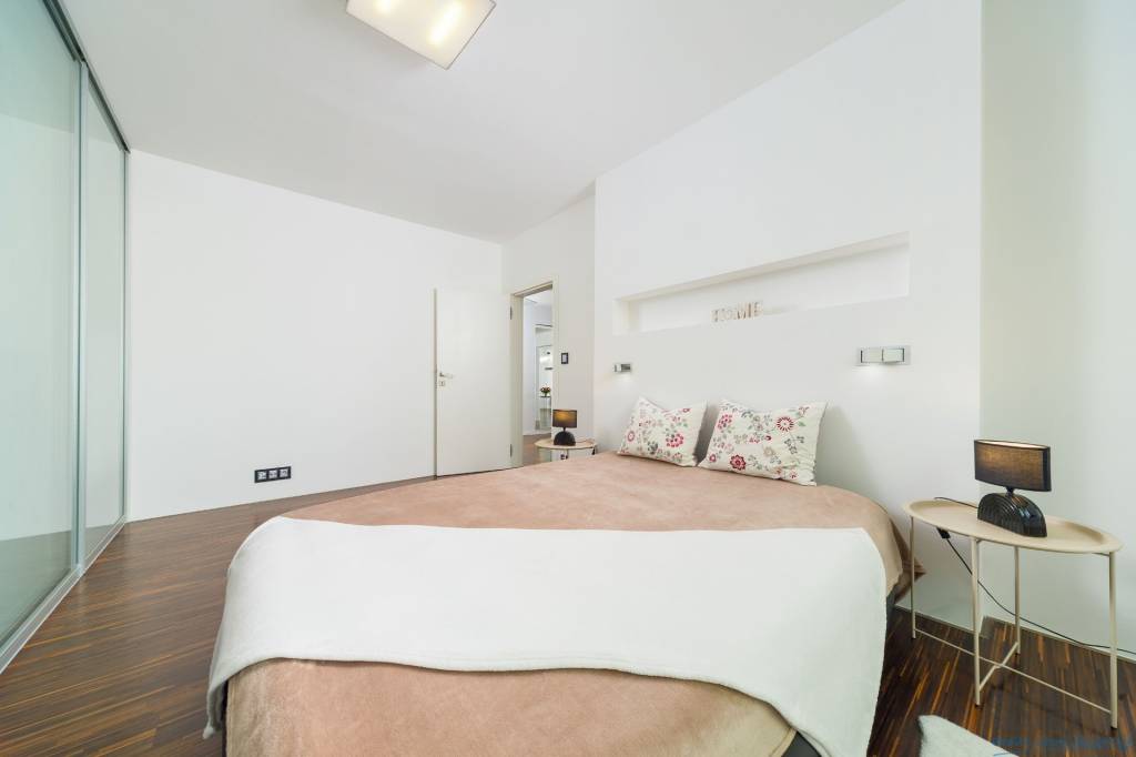 Slnečný 3-izbový byt, loggia, výhľad, zeleň, poloha, L.Dérer - 7