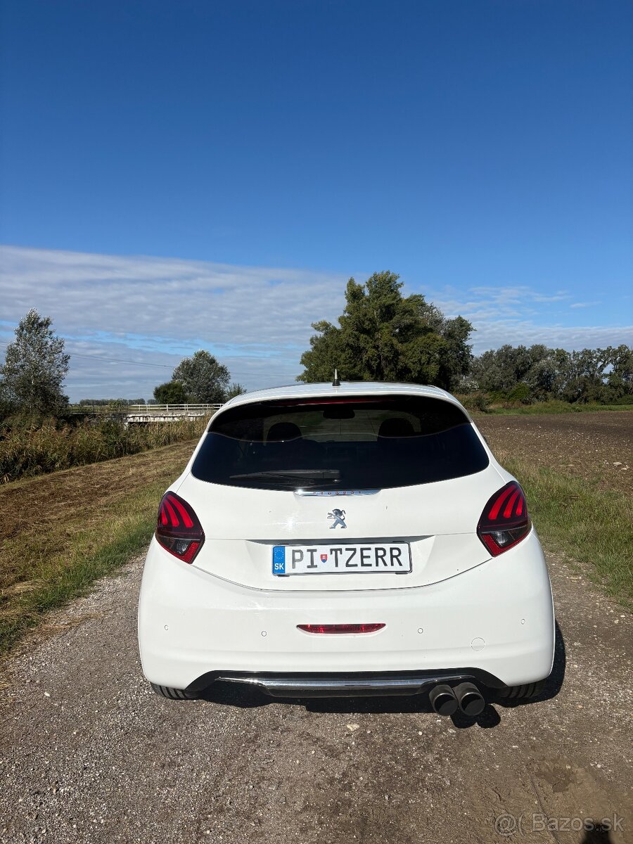 Peugeot 208 GTi - 7