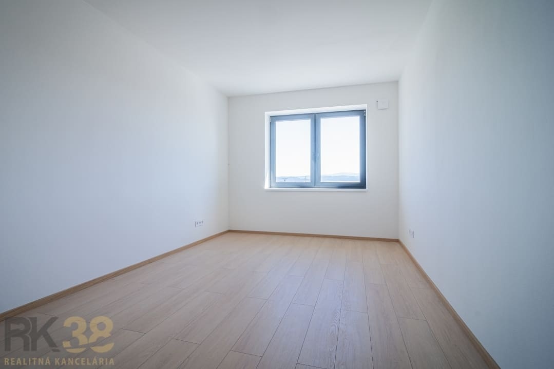 Nadčasové rodinné domy v skvelej lokalite pod Tatrami - 7