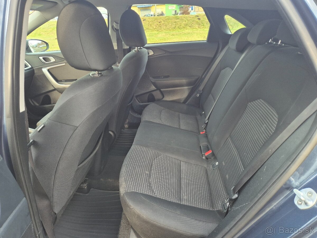 Kia ceed 1.4 benzín r.v 2019 - 7