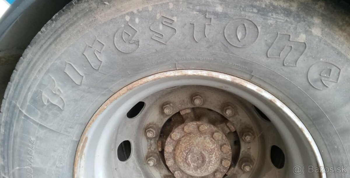 Autobus Karosa kolesá Firestone 29580 R22,5 - 7