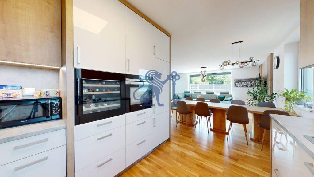 Nadštandardný 5-izbový rodinný dom v Záhorskej Bystrici – Or - 7