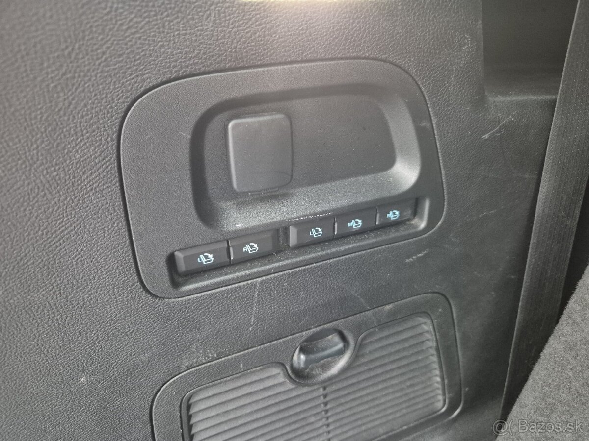 S-MAX 2,0 TDi 140kW manuál, 7 miest, webasto - 7