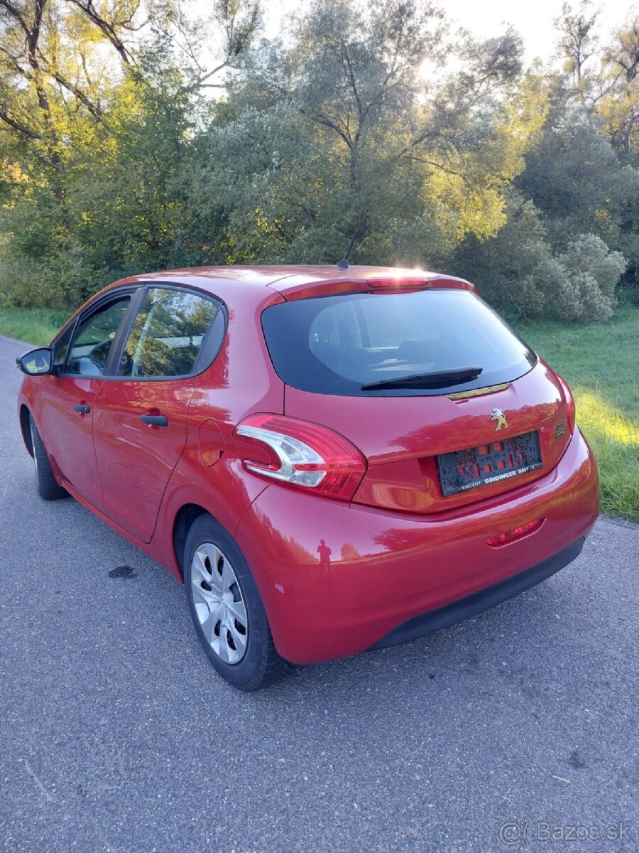 Peugeot 208 - 7