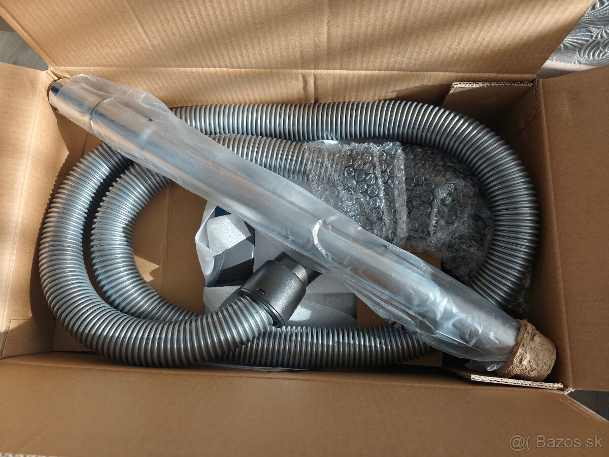 vysavac Bosch BGS05A220 uplne novy - 7