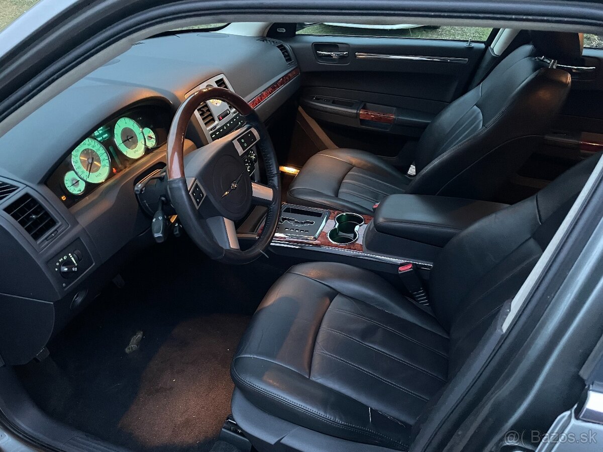 Chrysler 300C 2,7 benzín automat 130kw - 7