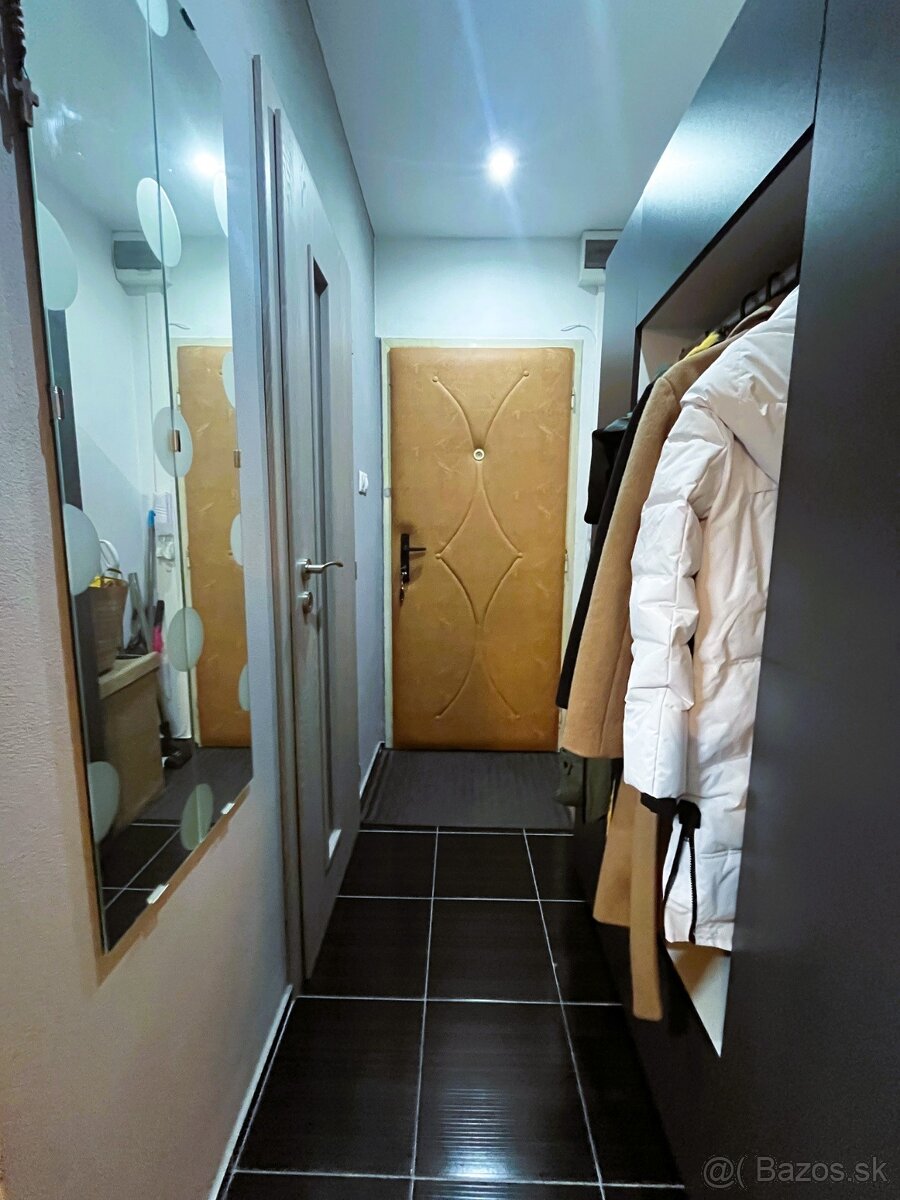 Krásny 1 izbový byt s balkónom, ul. Okružná-centrum, Levice - 7