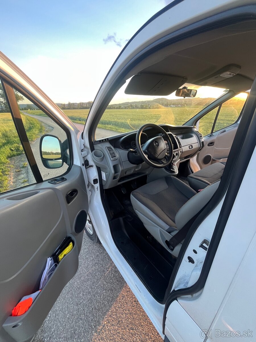 Predám Opel Vivaro 2.0 cdti rv.2011 - 7