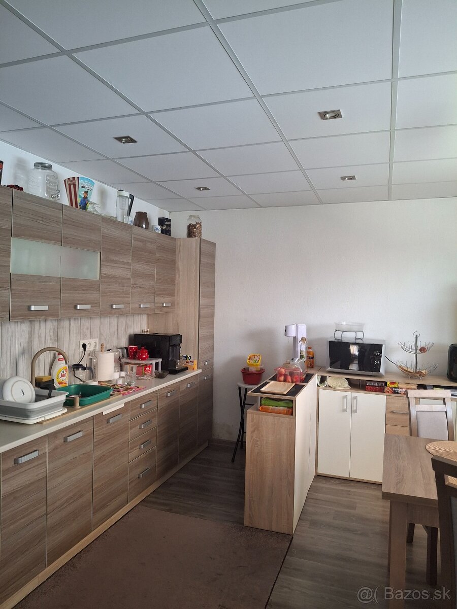 Na predaj čiastočne prerobený poschodový dom - 7