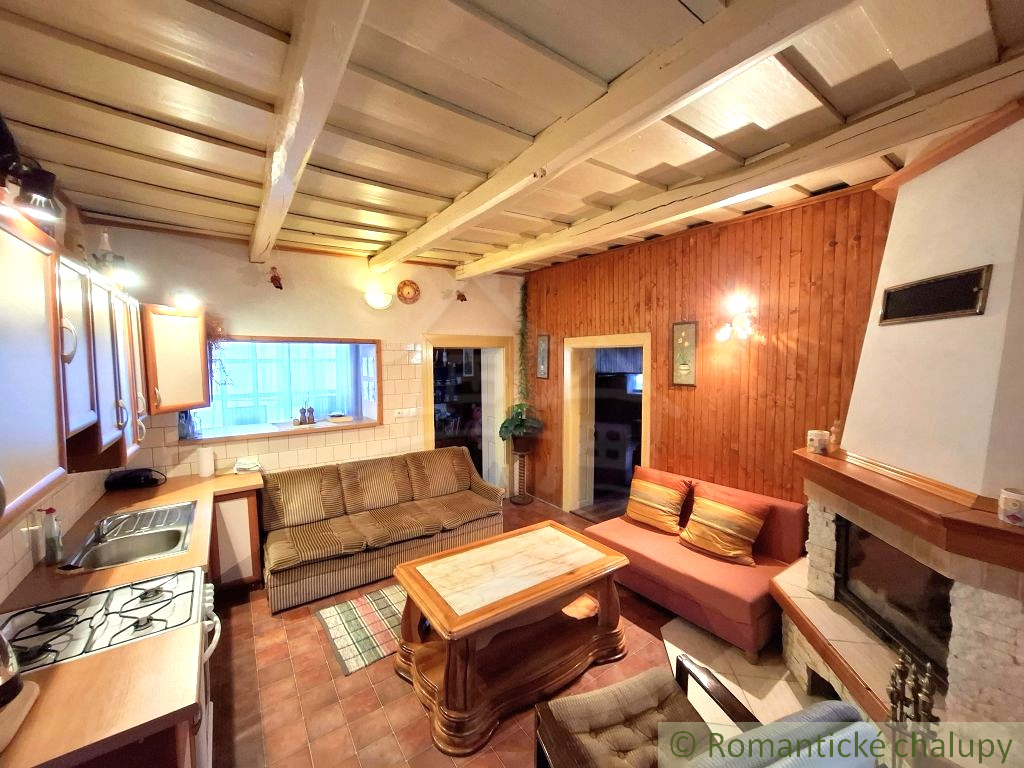 Romantická chalúpka v obci Divín - 7