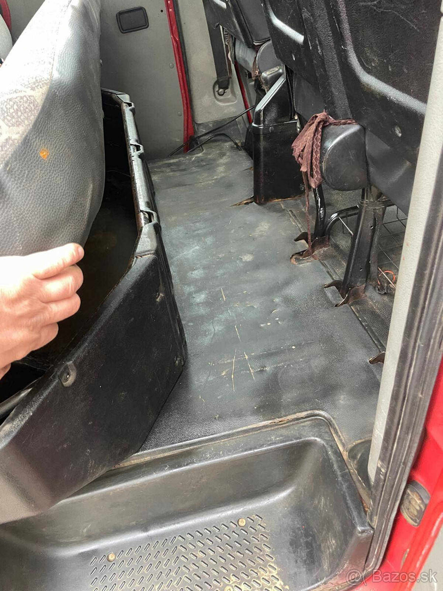 Renault Master vyklápač 2.5 dCi 88kW 7miest - 7