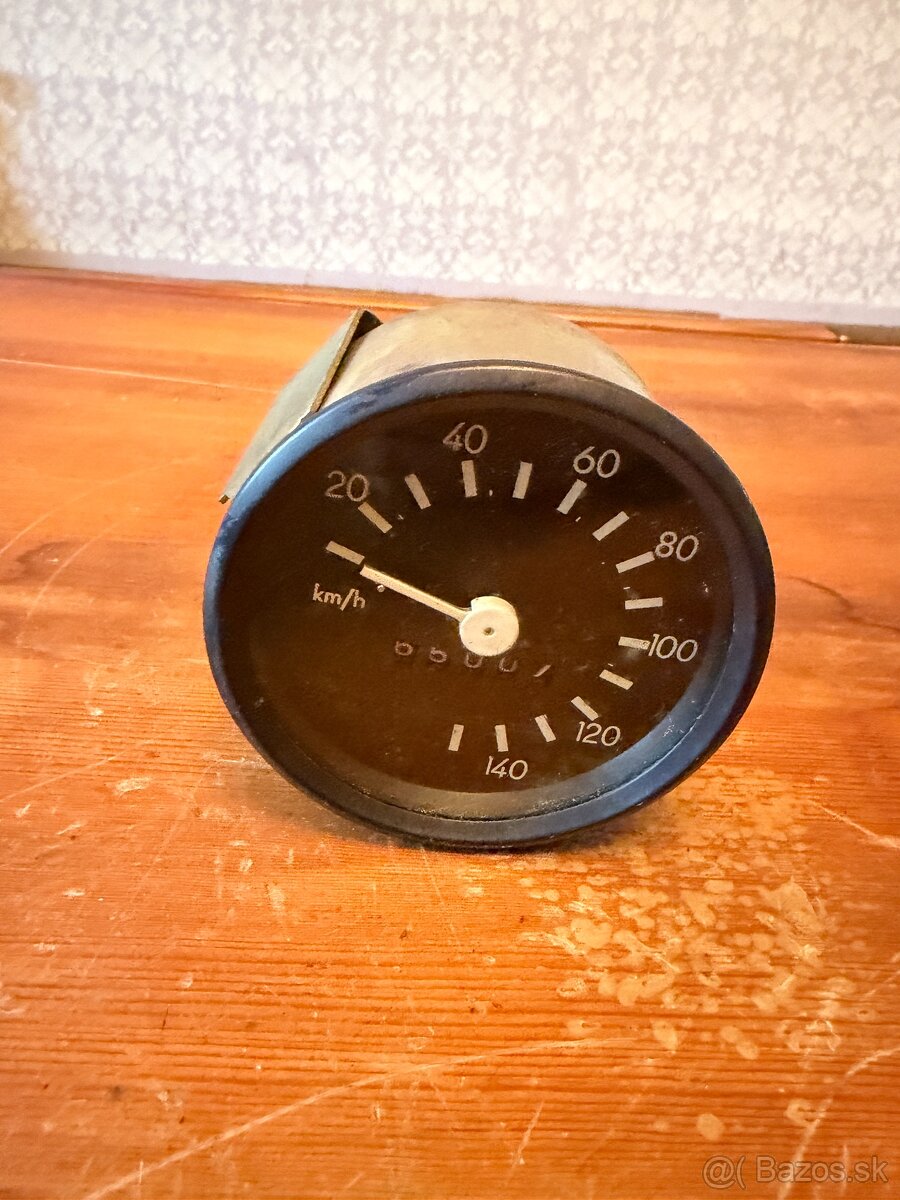2x Rýchlomer / tachometer a rámčeky svietiel Wartburg 353 - 7
