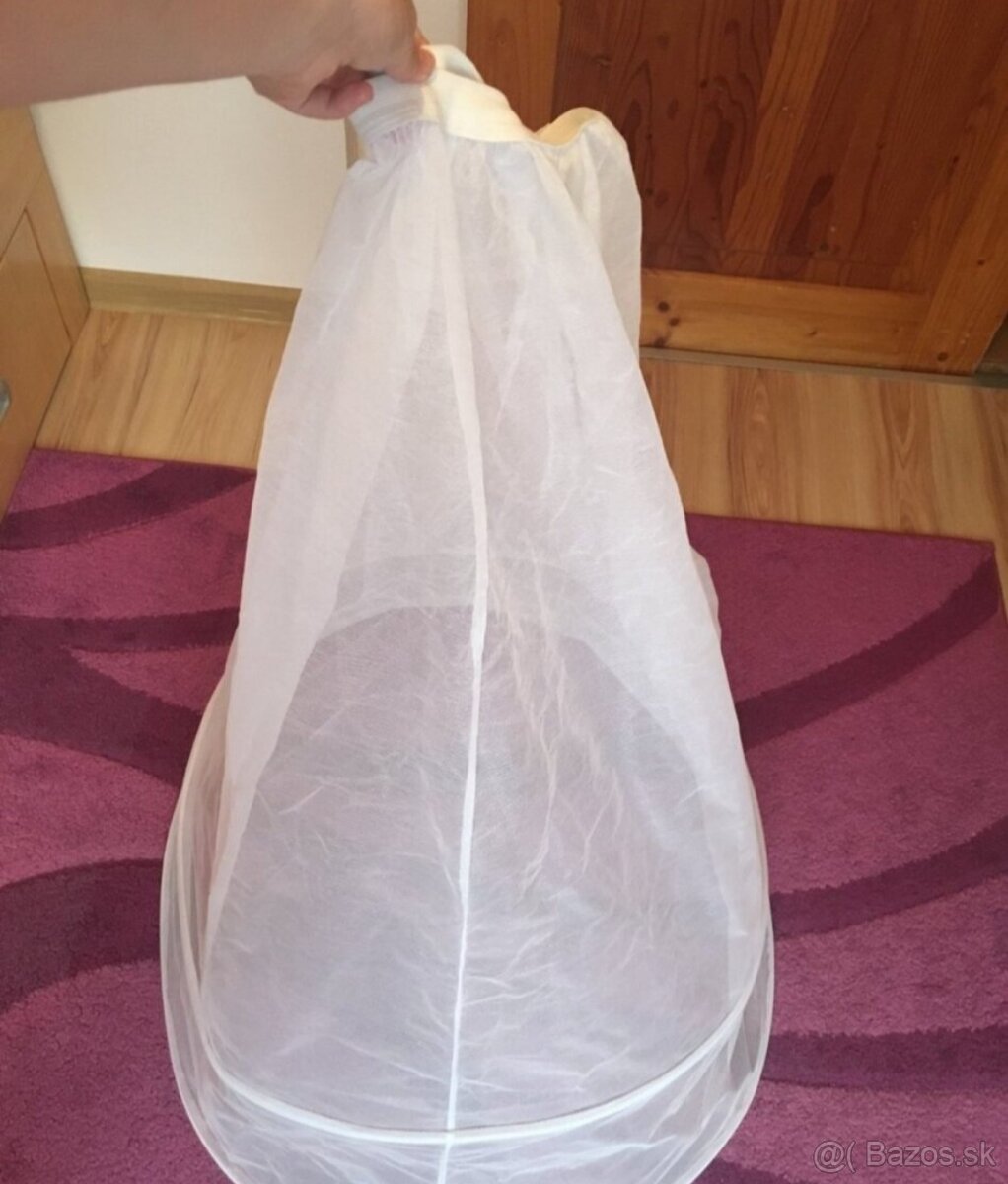 Svadobné šaty s čipkou na rukávoch - 7