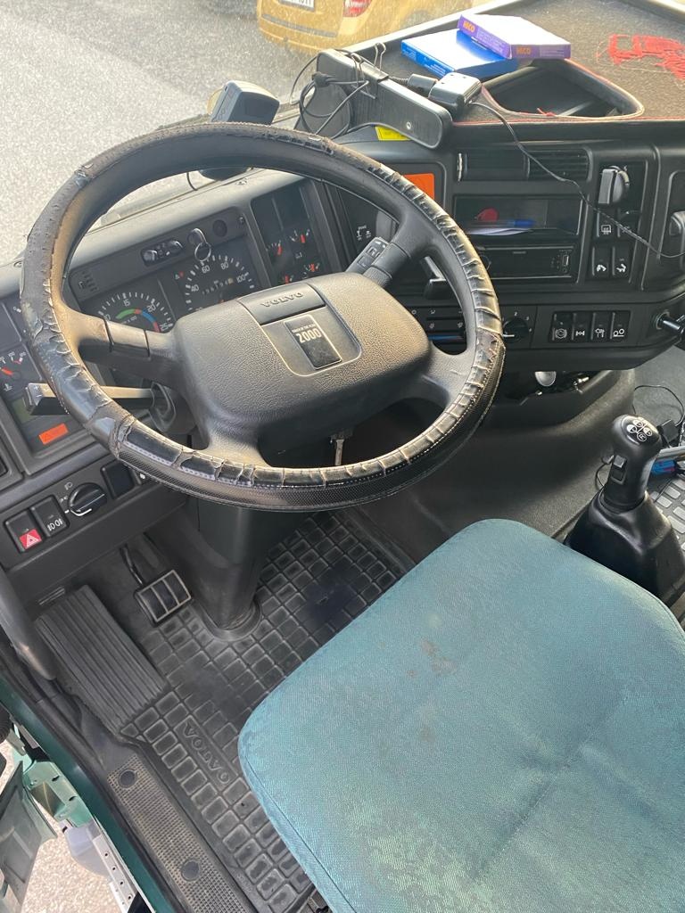 Prodáme tahač Volvo FH 12 420, 6x2, rok: 05/2000. Manuál, - 7