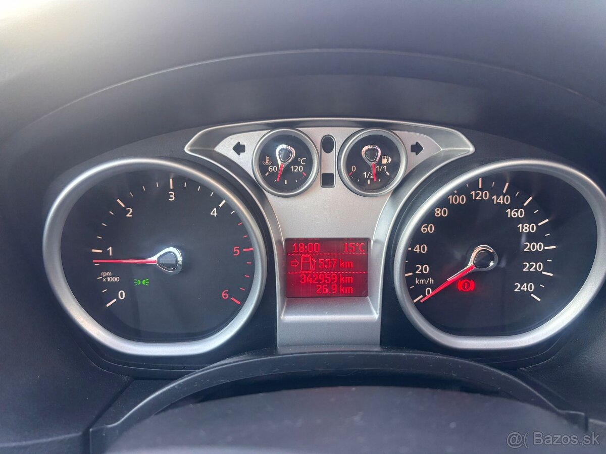 Ford Focus kombi 1,6 nafta - 7