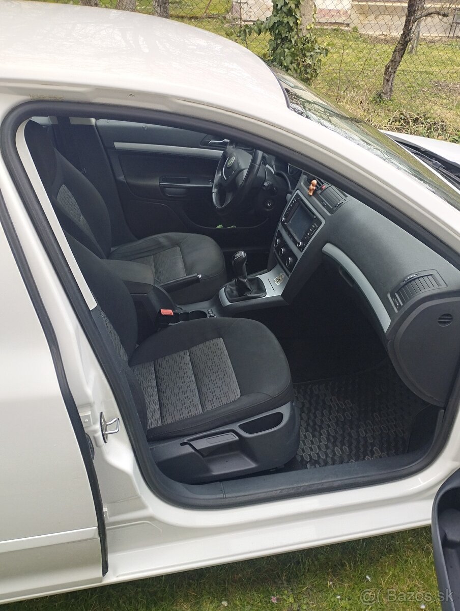 Škoda Octavia II - 7