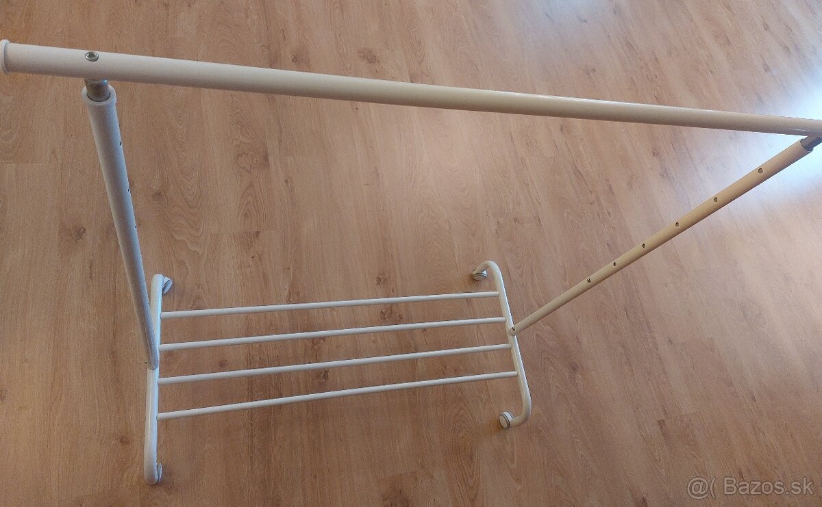 Vešiak na oblečenie - 7