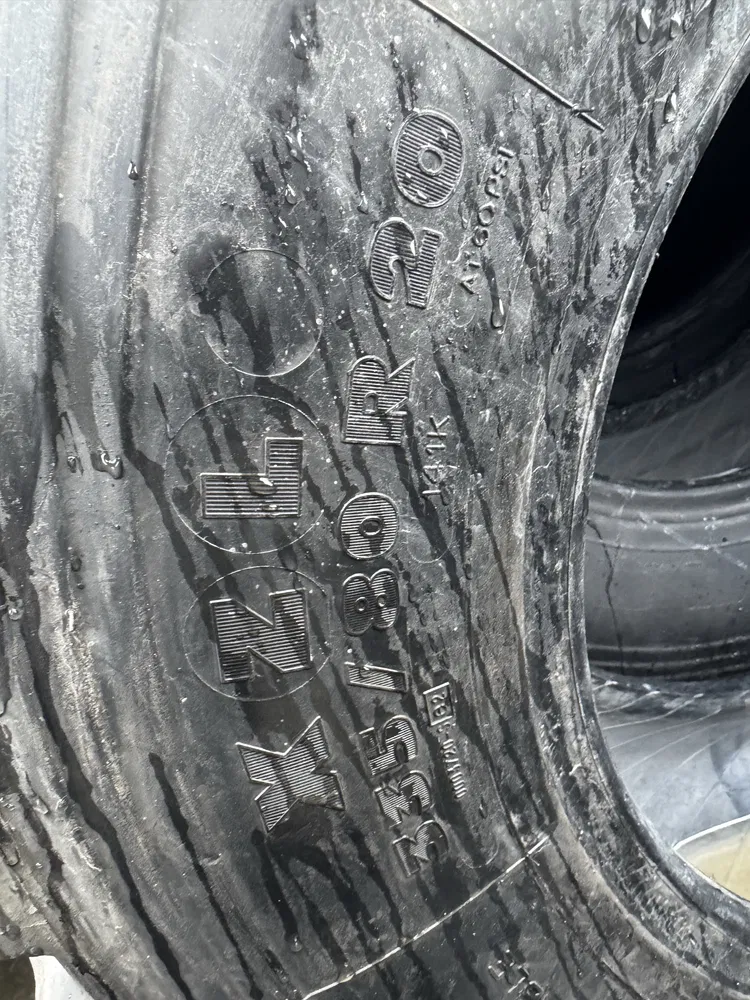 Gumy continental 335/80 R 20 - 7