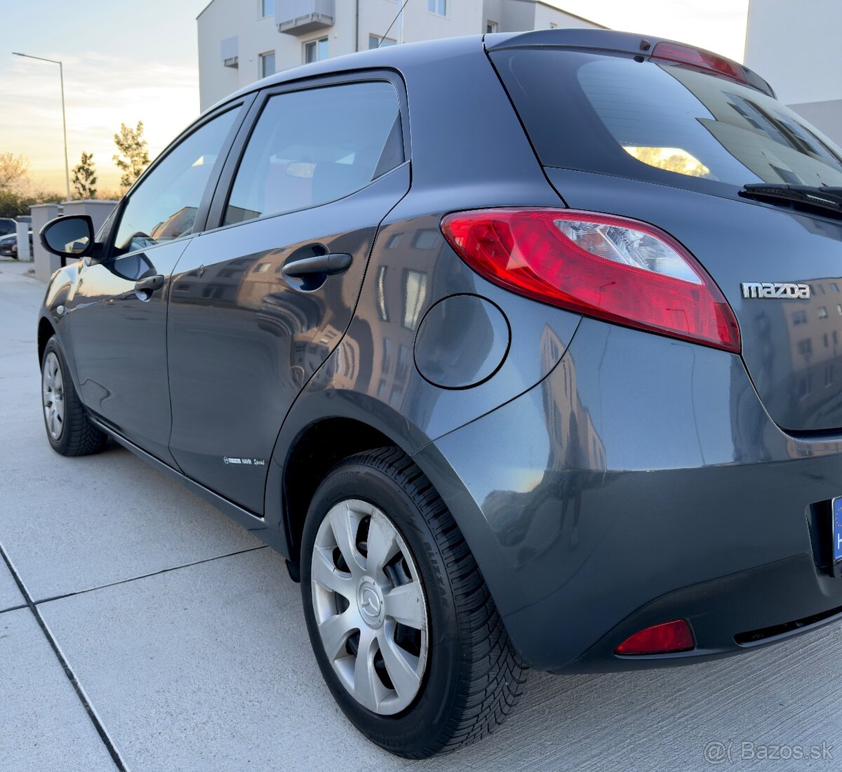 Mazda 2 1,3 benzín 79 000km / NOVÁ STK a EK - 7