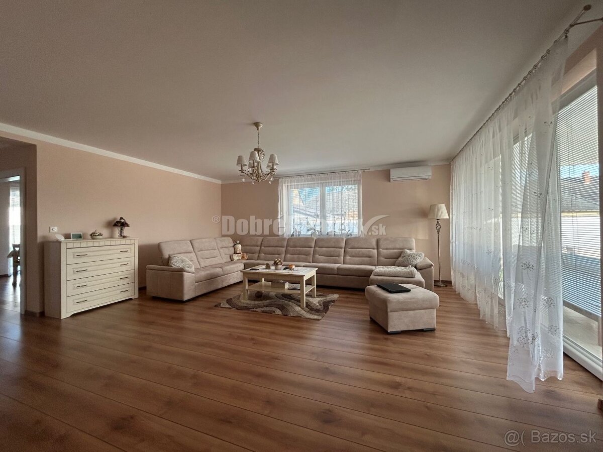 Unikátny 4 izbový rodinný dom pri jazere, kompletne zariaden - 7