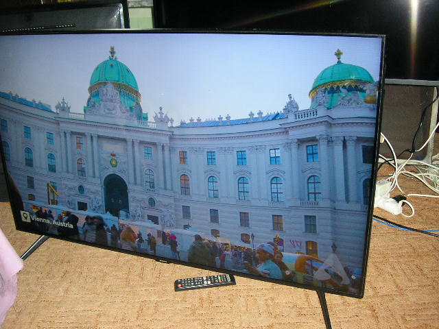 Predam LED televizor - 7