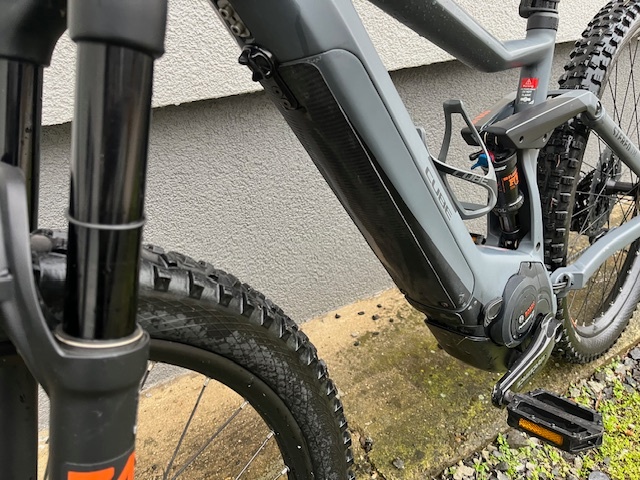 CUBE elektrobicykel celoodpružený - 7