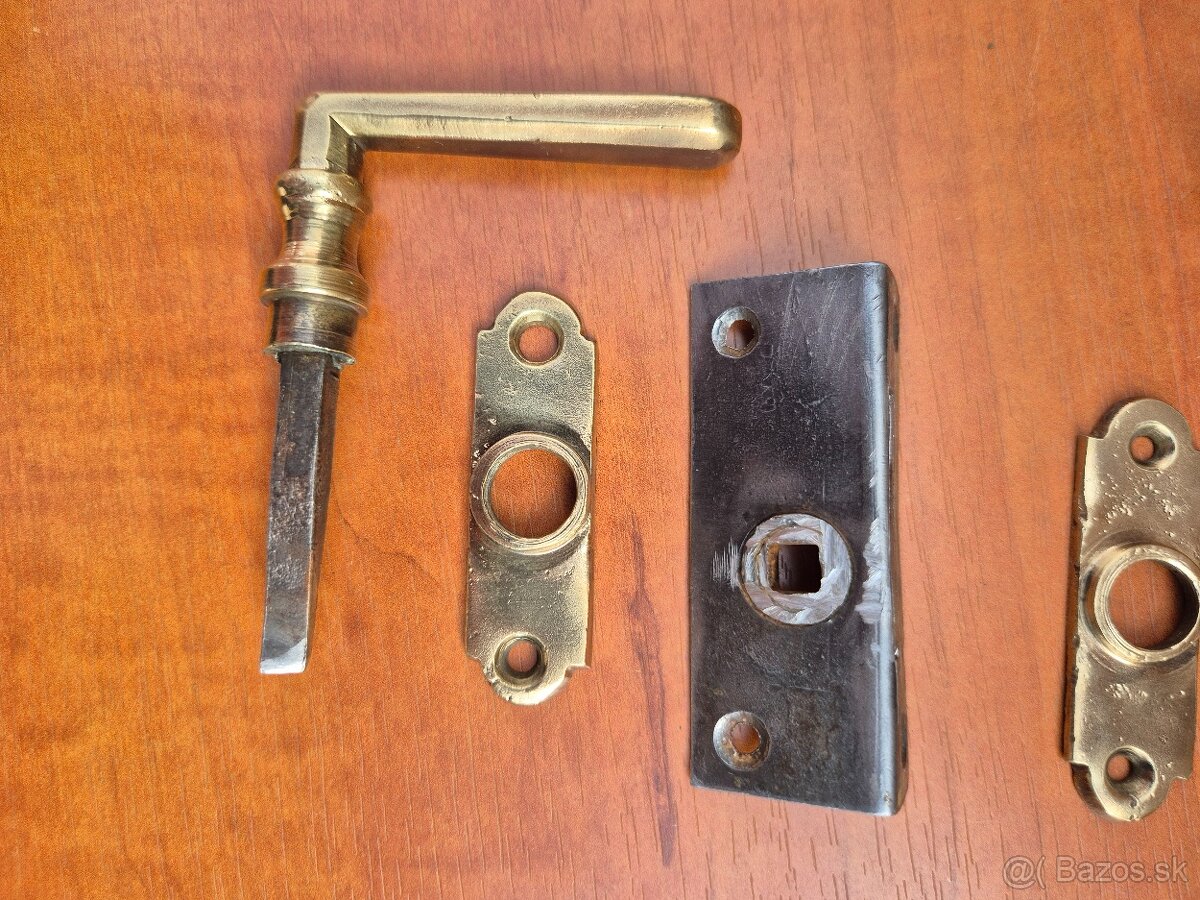 Mosadzné kľučky so zámkom - 7