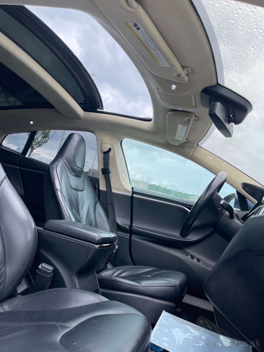 Tesla Model S P85, rok 2014. - 7