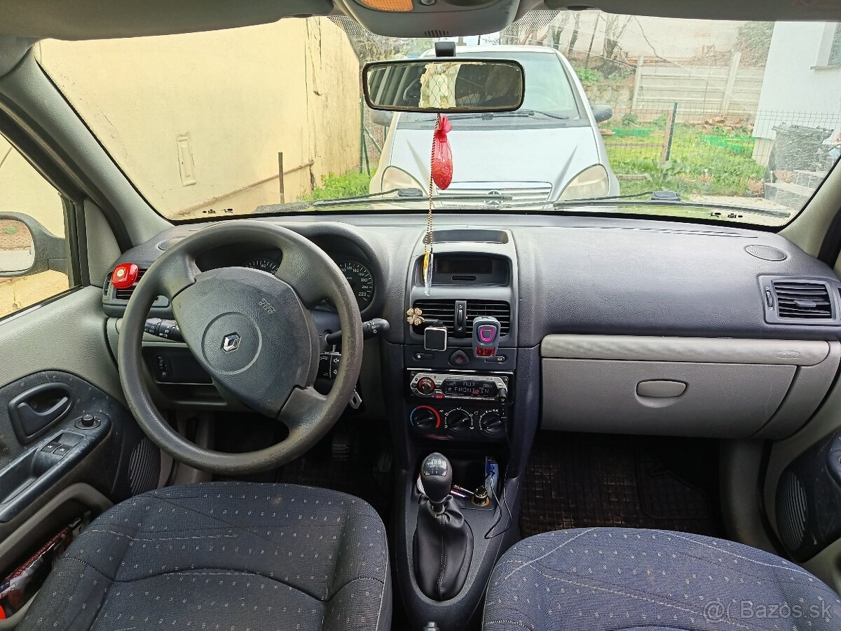 Renault Clio - 7