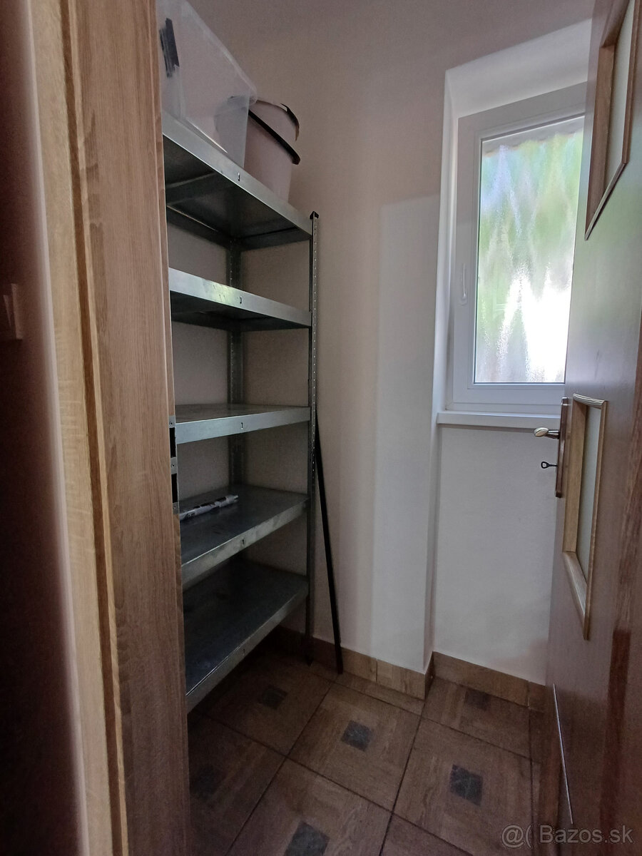 2-Izbovy byt v Komarne na prenajom. - 7
