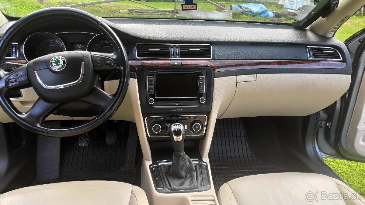 Škoda Superb Combi 1.6 TDI ELEGANCE - 7