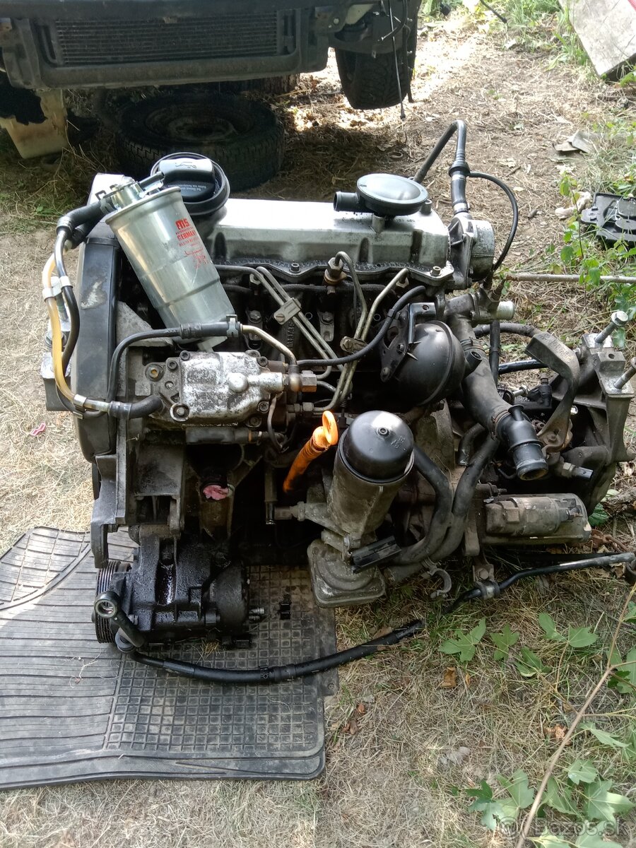 Rozpredám golf 4 1.9tdi 66kw r.v.2001 - 7