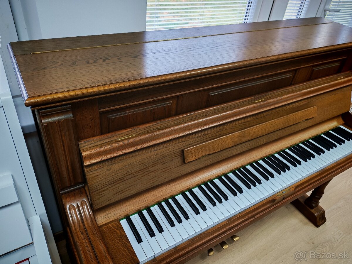 Masívne piano dovoz celá SR - 7