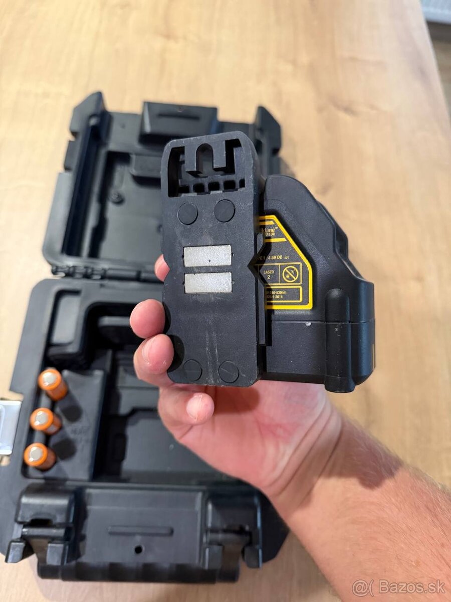 Krížový laser DeWalt DW088CG (zelený lúč) - 7