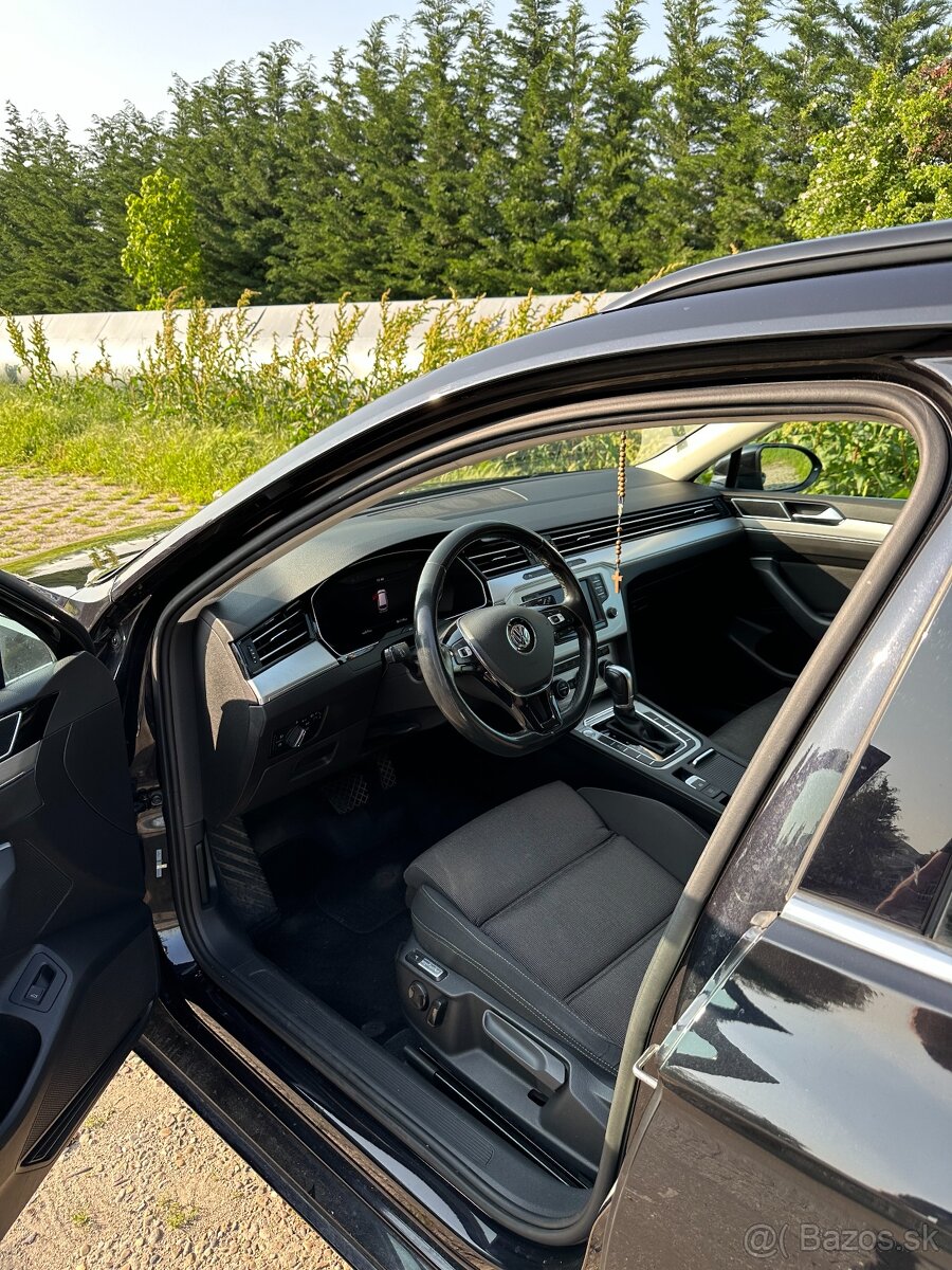 Predám VW Passat - VIRTUAL Cockpit. - 7