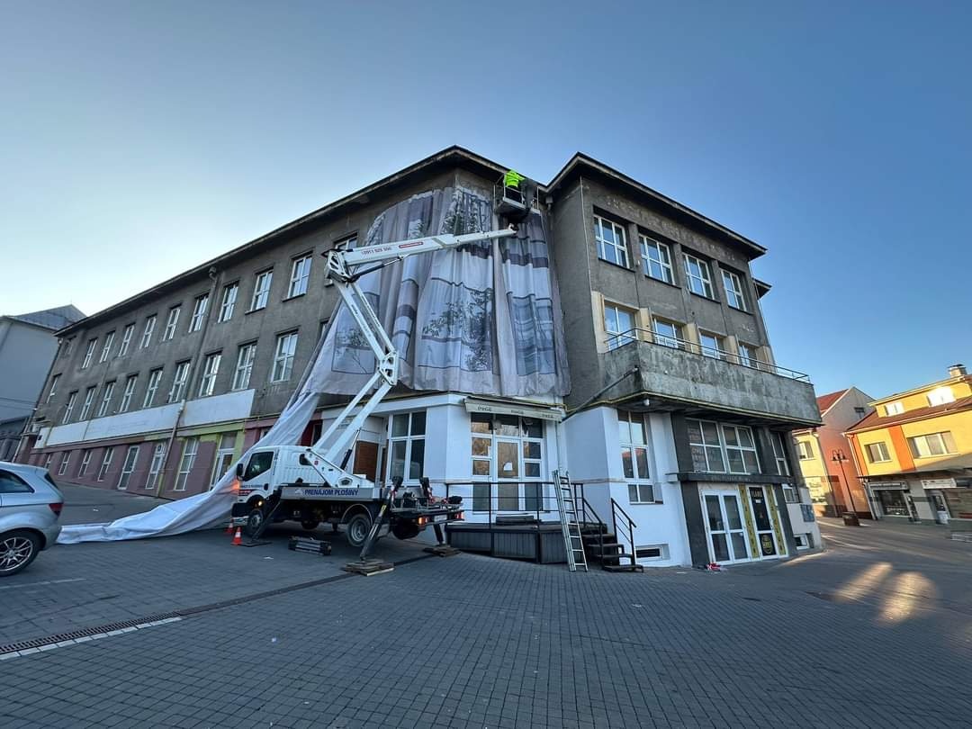 Prenájom plošiny s obsluhou - 7